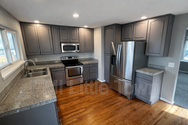 Building Photo - 8975 S Coyote St