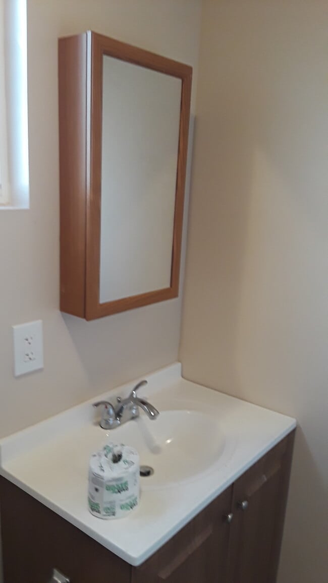 Building Photo - 5443 11th Ave