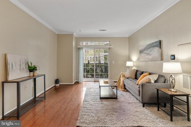 Building Photo - 2465 Army Navy Dr