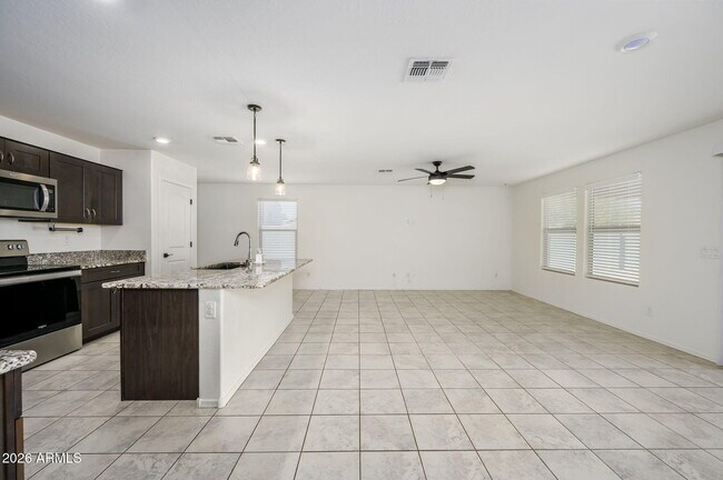 Building Photo - 25854 W Valley View Dr