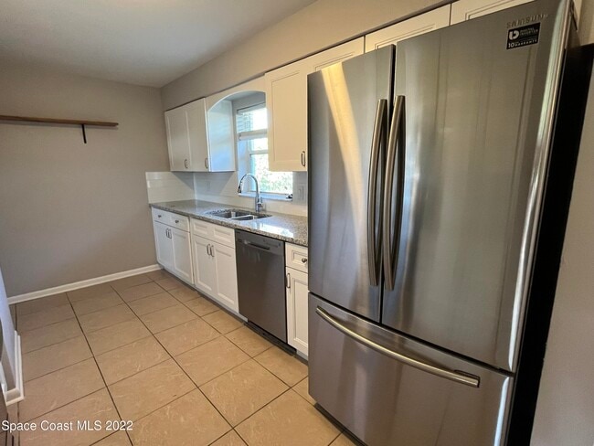 Building Photo - 619 Rosada St