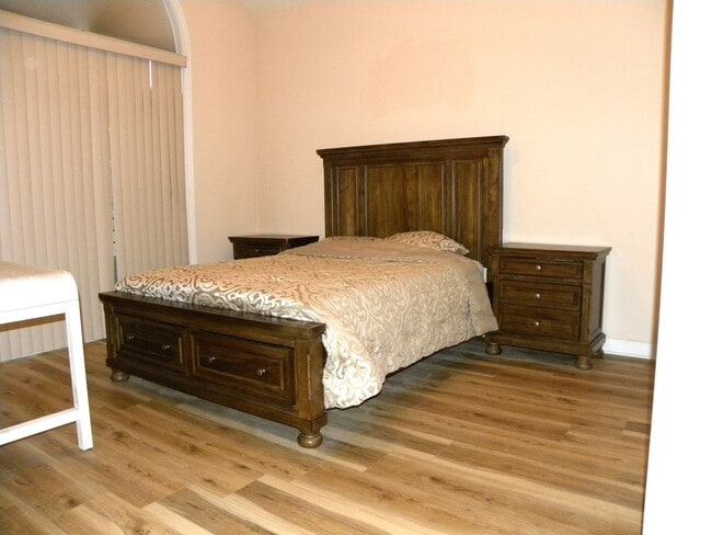 Building Photo - 57 Northfield Terrace