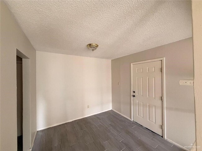 Building Photo - 10 Tamarack Ave