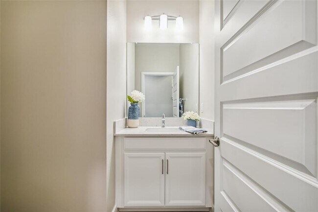 Building Photo - 9754 Little Bluestem Dr