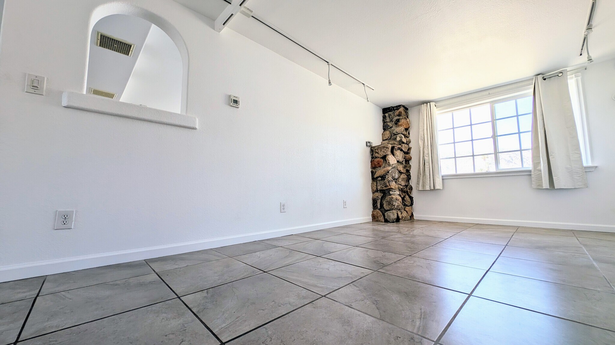 Building Photo - 72404 Cactus Dr