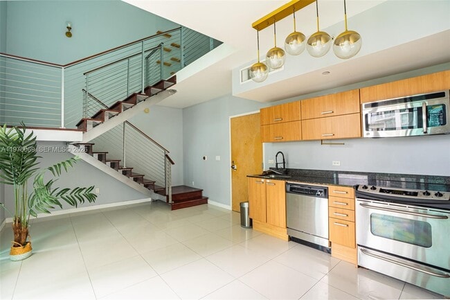 Building Photo - 350 S Miami Ave