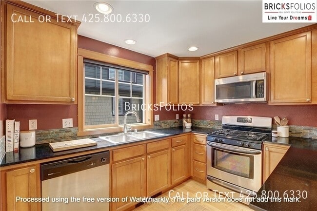 Building Photo - 11316 8th Ave NE