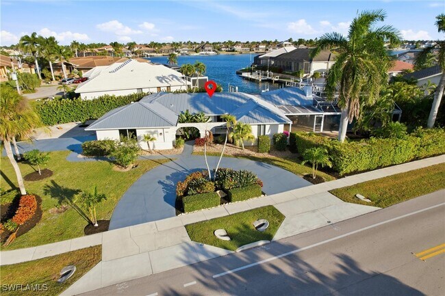 Building Photo - 339 Landmark St