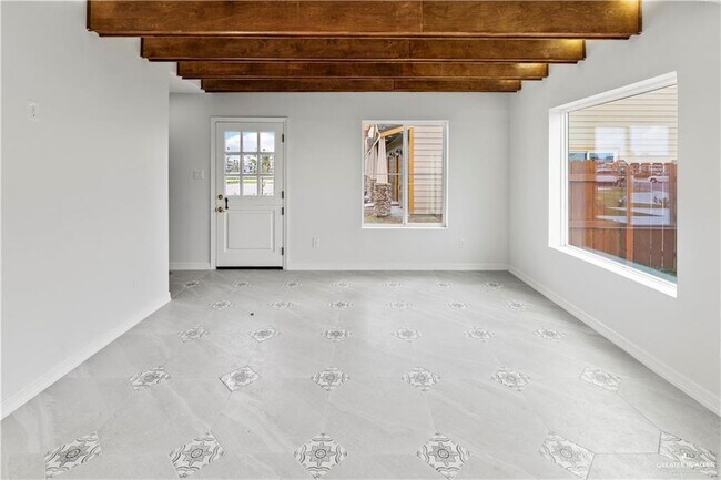 Building Photo - 1404 Karen Dr