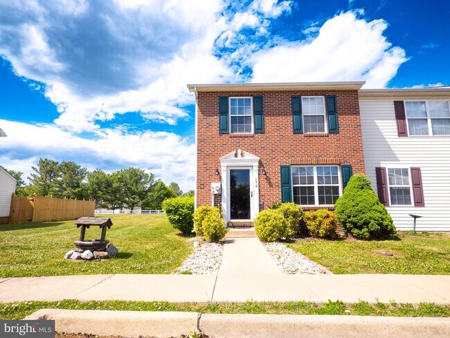 Building Photo - 173 Equestrian Dr