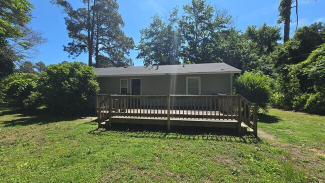 Building Photo - 5023 Hampshire Dr