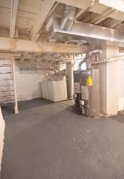 Basement - with laundry - 1922 Jefferson St NE