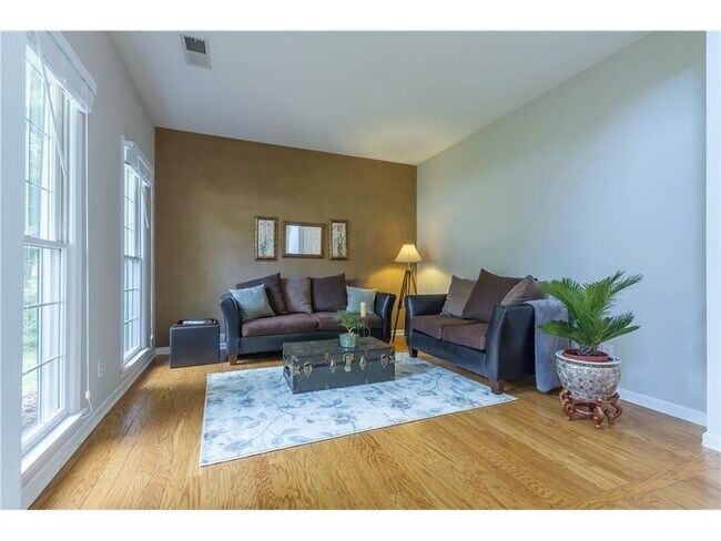 Building Photo - 2807 Forest Wood Dr