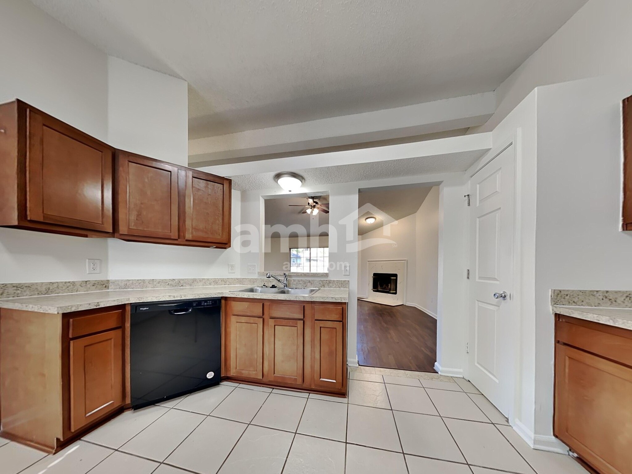 Building Photo - 8034 Macinnes Dr