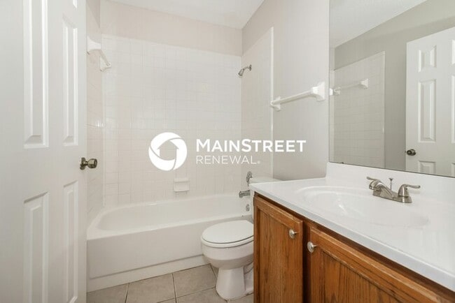 Building Photo - 3 Bedroom Pet-Friendly Home in memphis, TN with Main Street Renewal