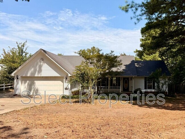 Building Photo - 3108 Maplewood Terrace