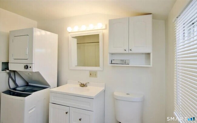 Building Photo - 16 Haviland St