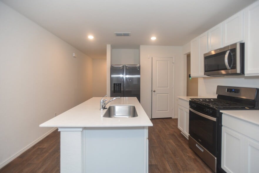 Building Photo - 12533 Spoor Valley