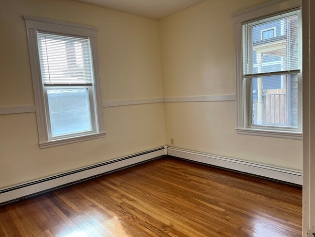 Building Photo - 31 Cutler St