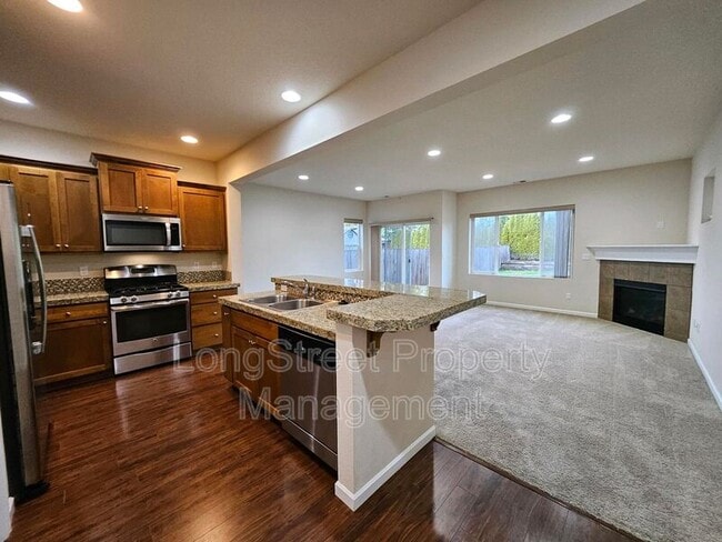 Building Photo - 6355 SE Imagine Way