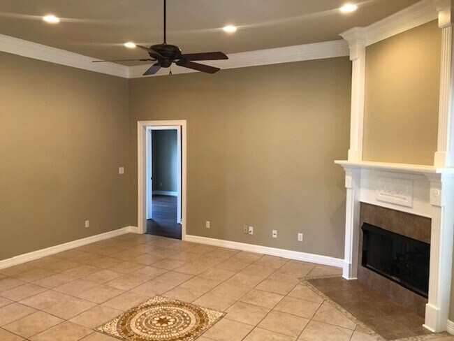 Building Photo - 472 Grand Oaks Dr