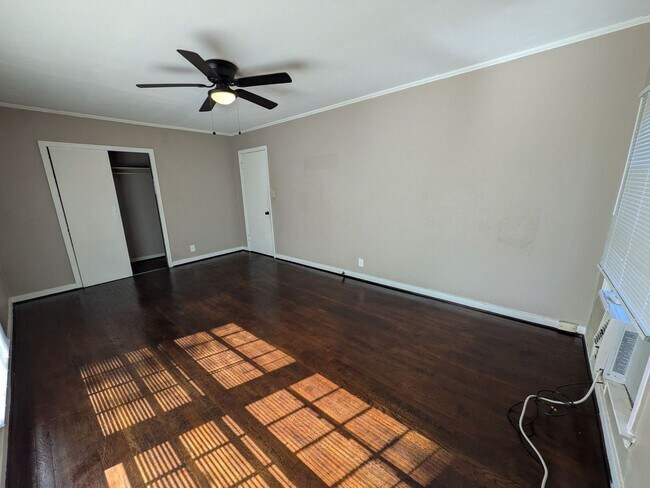 Building Photo - 3230 Maplewood Ln