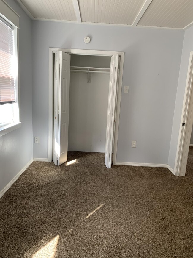 Building Photo - 143 John St