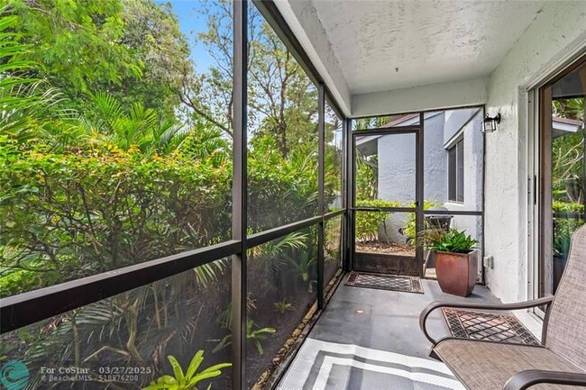 Building Photo - 2753 S Oakland Forest Dr