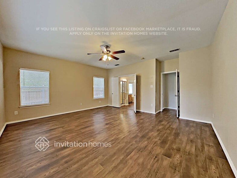Building Photo - 4000 Iris Ct