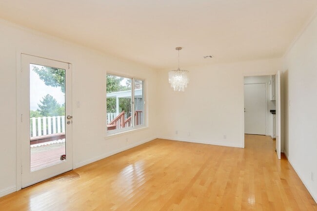 Building Photo - 3 Bed / 3 Bath + Bonus room pet friendly Millbrae home with pool on a 1/2 acre lot. YouTube tour!!