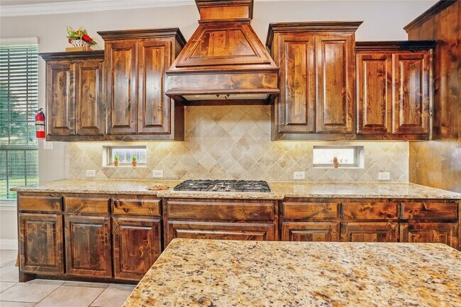 Building Photo - 1001 Vineyard Dr
