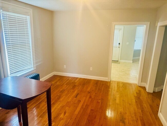 Building Photo - 36 Cedar St