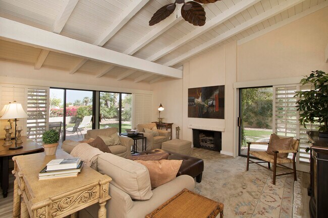 Building Photo - 40080 Via Buena Vista