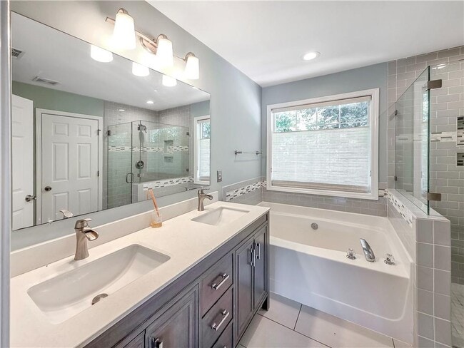 Building Photo - 401 Kensington Parc Dr