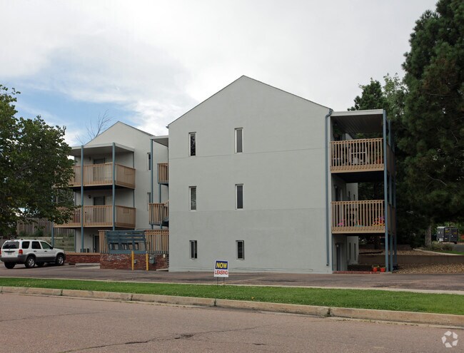 Building Photo - Willow Ridge