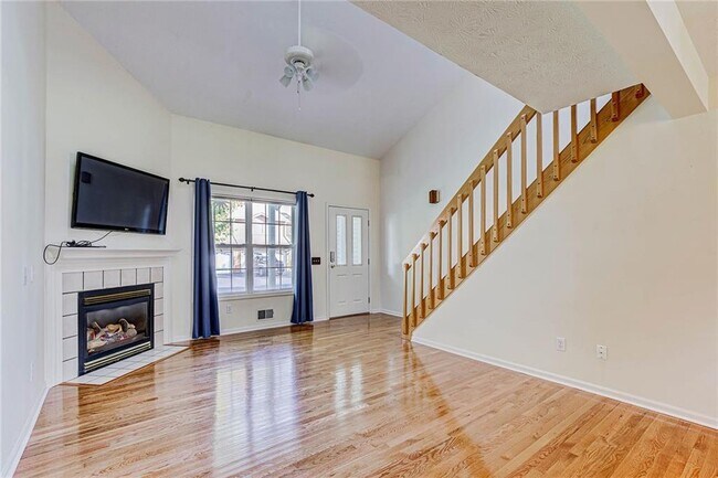 Building Photo - 1285 Courtney Dr