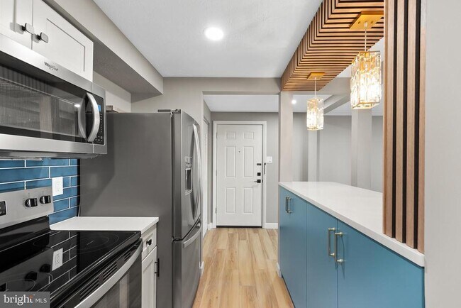 Building Photo - 8385 Brockham Dr