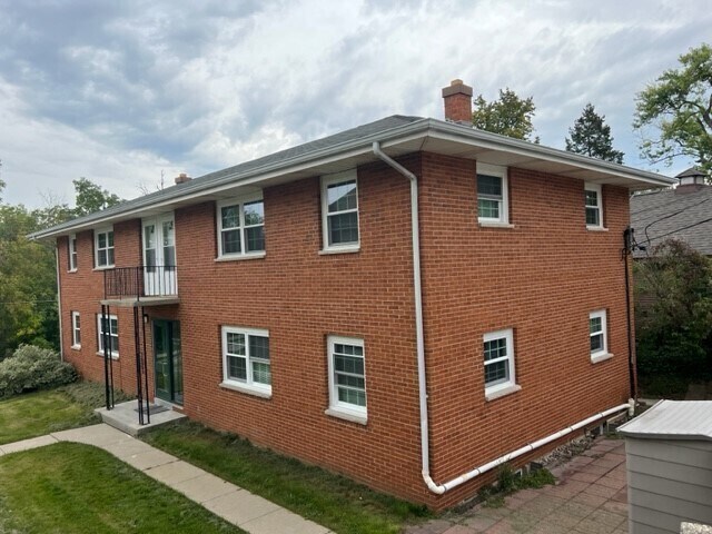 Building Photo - W164N8815 Mill St