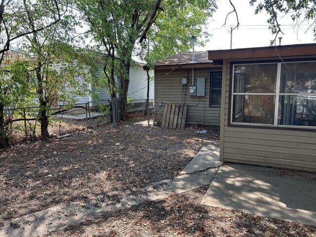 Building Photo - 804 Jefferies Ave, Killeen