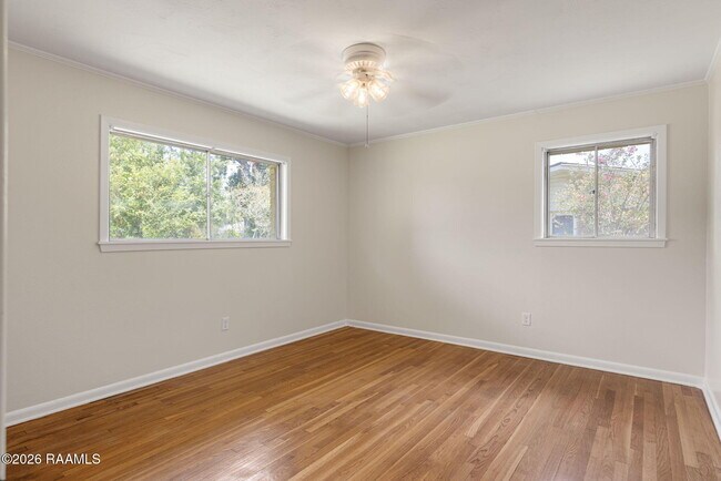 Building Photo - 209 Karen Dr