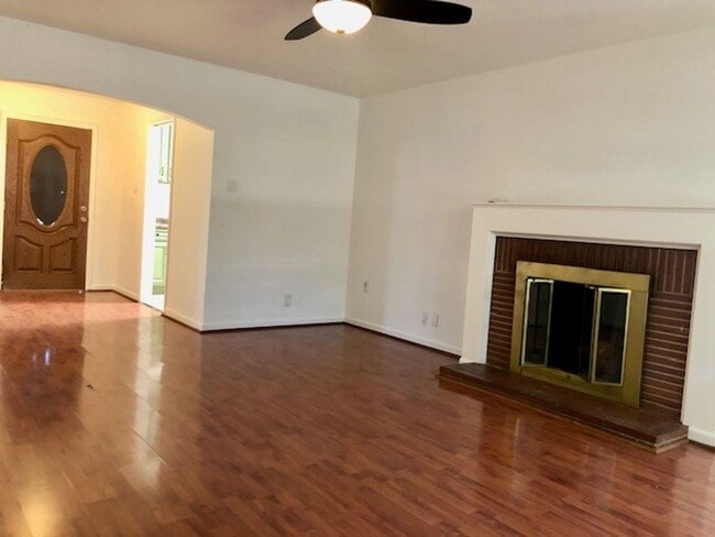 Building Photo - Nice 3 bed, 2 bath home in Carmichael