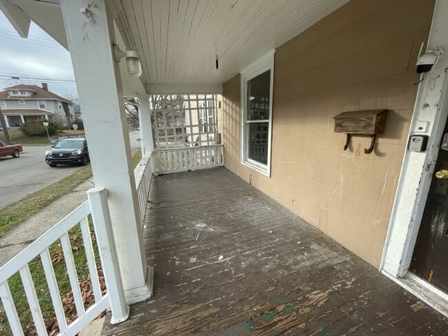 Building Photo - 536 S 11th St