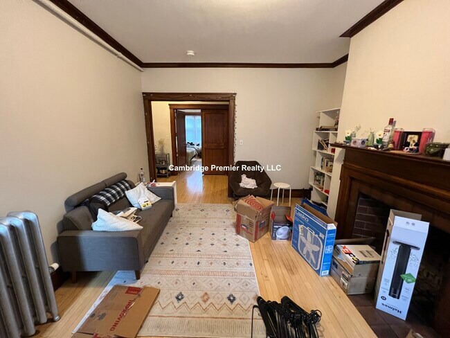 Building Photo - 6 Linnaean St