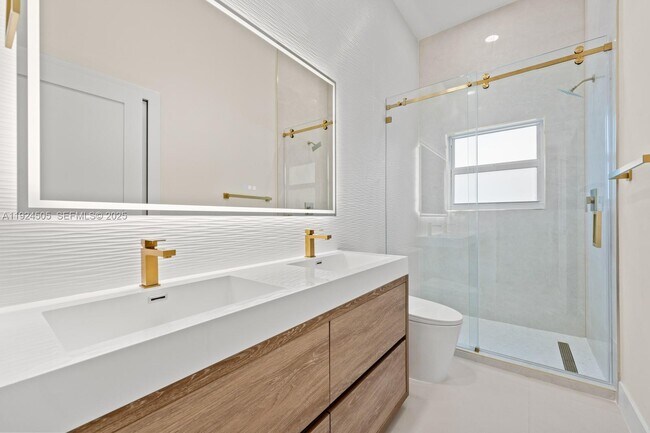 Building Photo - 16160 SW 89th Pl