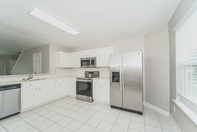 Building Photo - 9139 Simonton Dr