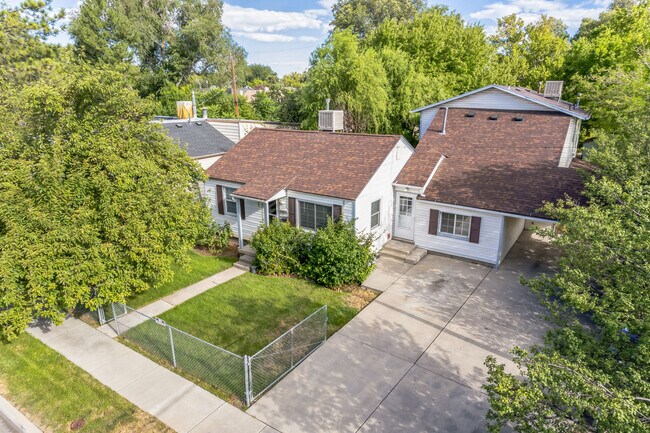 Maxwell - 401 E Maxwell Ln