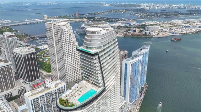 Building Photo - 300 Biscayne Boulevard Way