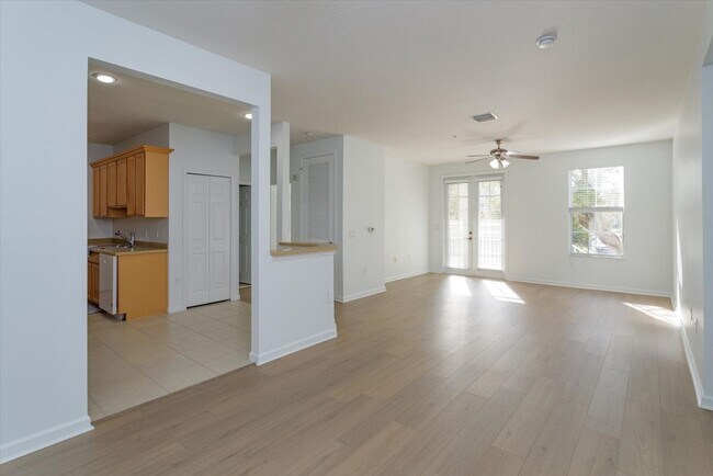 Building Photo - Baldwin Park 2/2 Condo, *Ground Floor* Attached Garage with Enders Park Views! Available June 2026