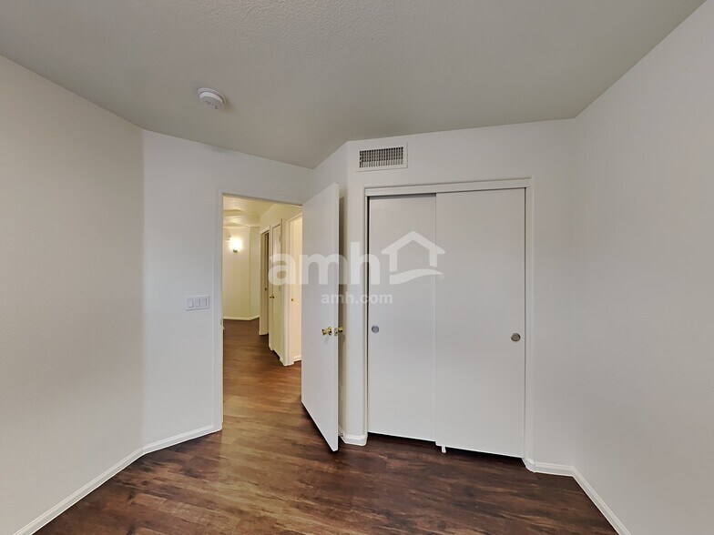 Building Photo - 16563 W Melvin St