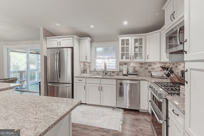 Building Photo - 209 Cedar Dr